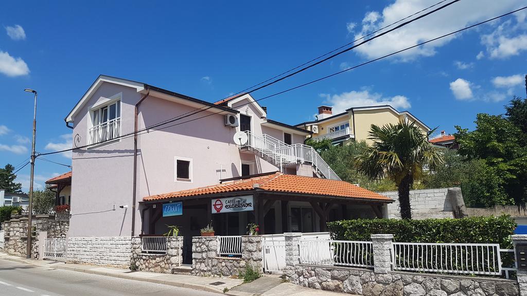 קוסטרנה Apartman Sevilya מראה חיצוני תמונה