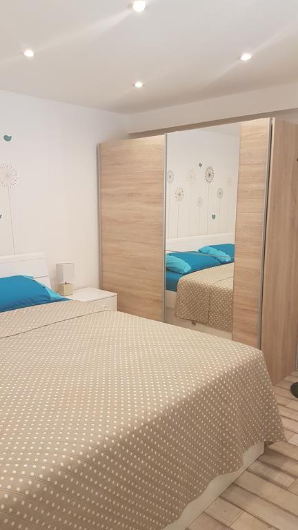 קוסטרנה Apartman Sevilya מראה חיצוני תמונה