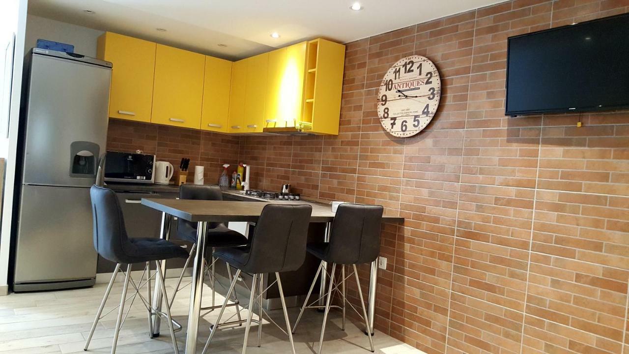 קוסטרנה Apartman Sevilya מראה חיצוני תמונה